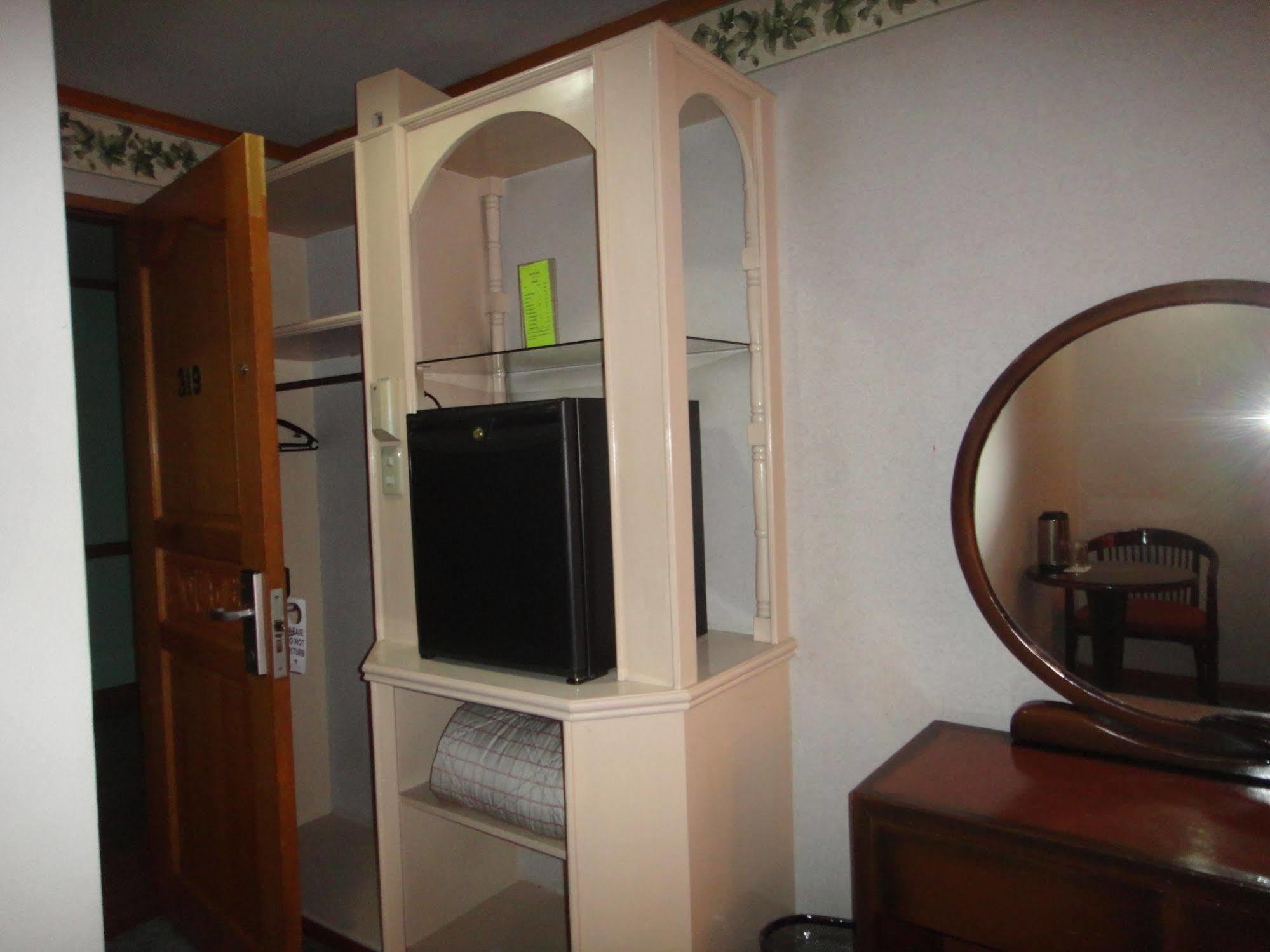 Holiday Plaza Hotel Cebu Zewnętrze zdjęcie