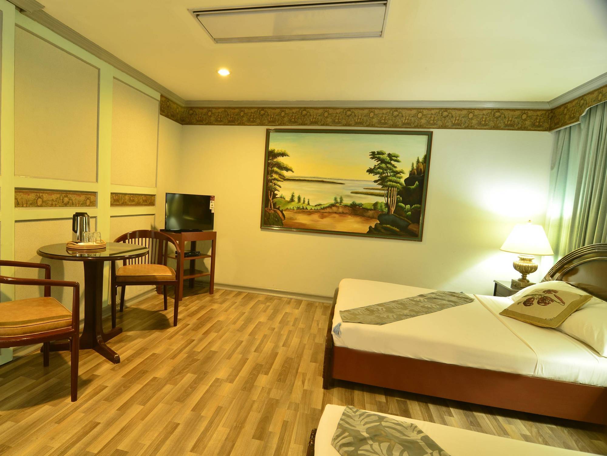 Holiday Plaza Hotel Cebu Zewnętrze zdjęcie